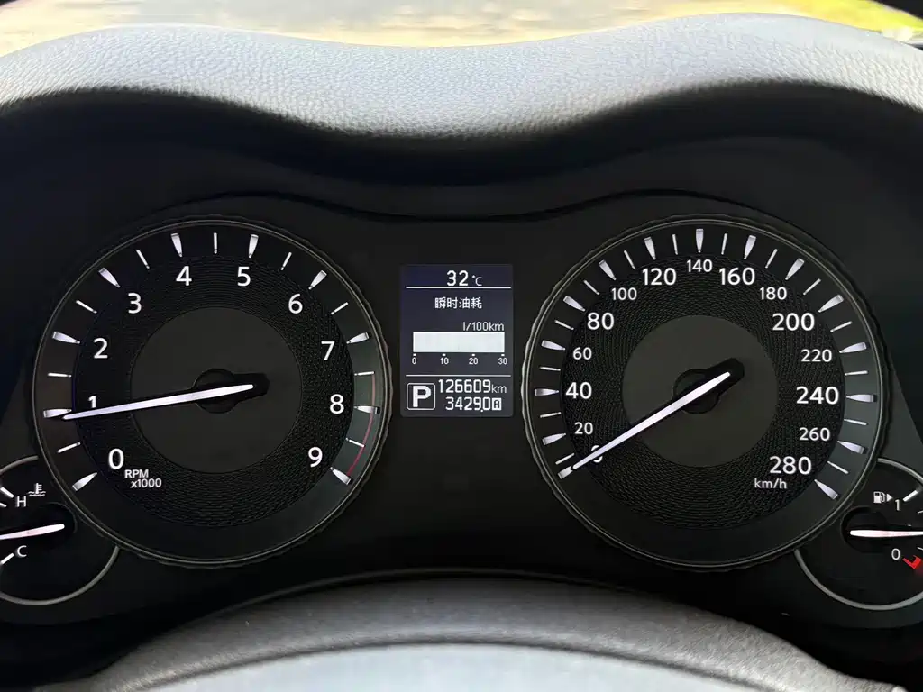 Infiniti Q70 — миниатюра 11