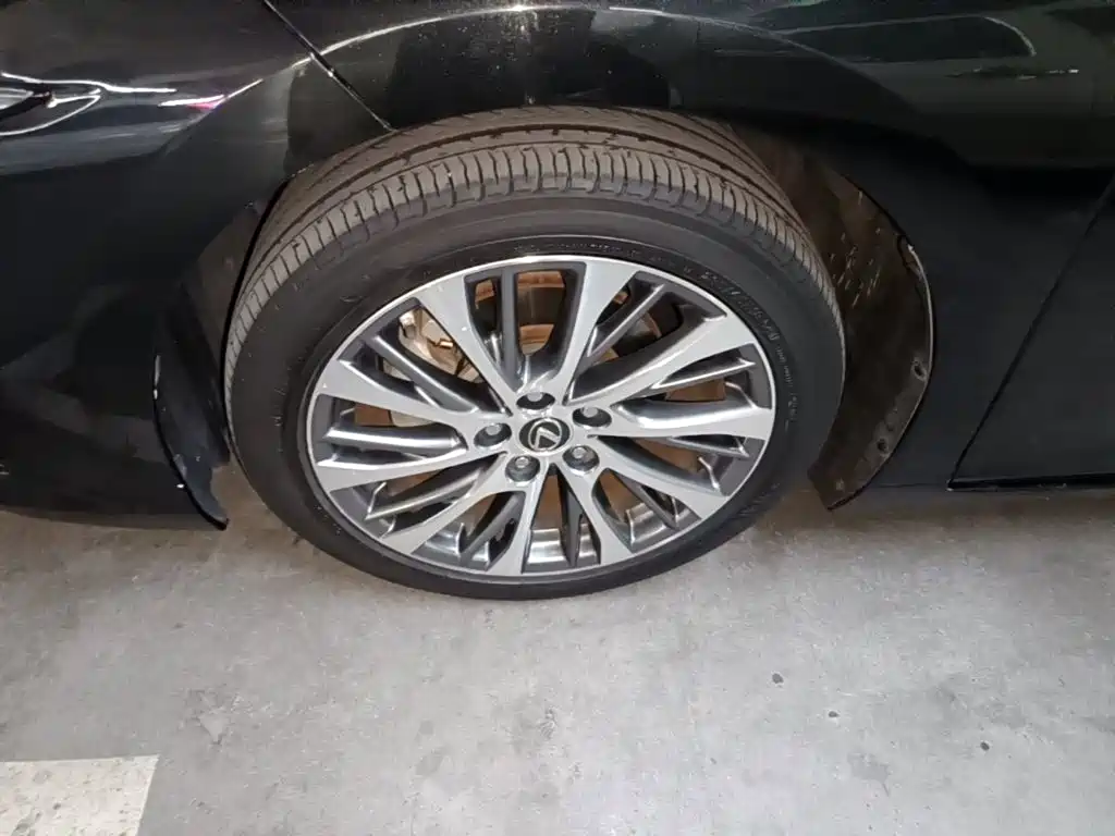 Lexus ES — миниатюра 23