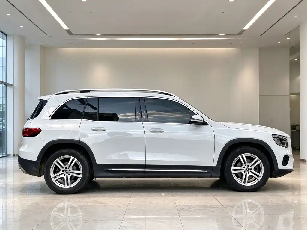 Mercedes-Benz GLB — миниатюра 7
