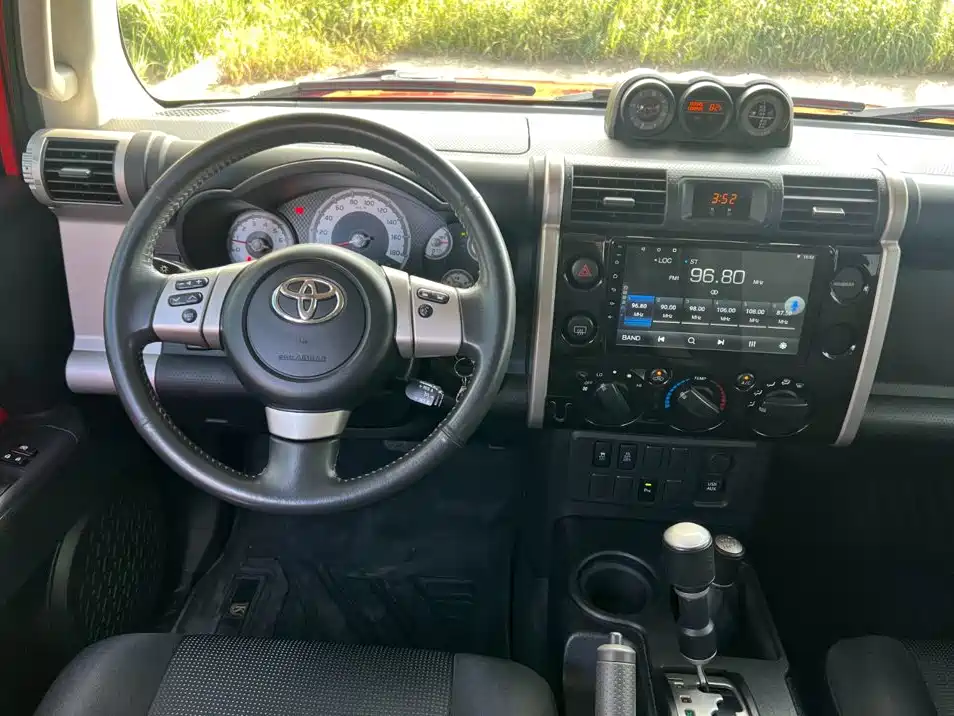 Toyota FJ Cruiser — миниатюра 8