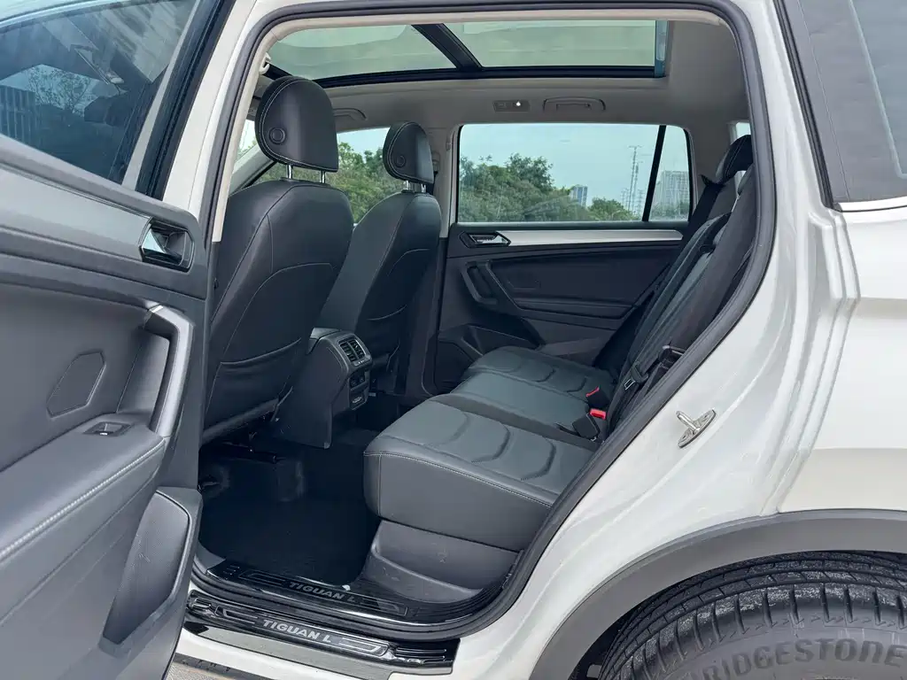 Volkswagen Tiguan L — миниатюра 6