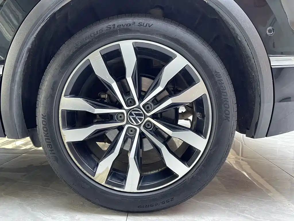 Volkswagen Tiguan L — миниатюра 20