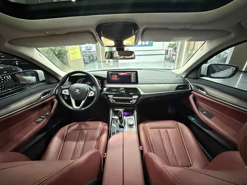 BMW 5 Series — миниатюра 6
