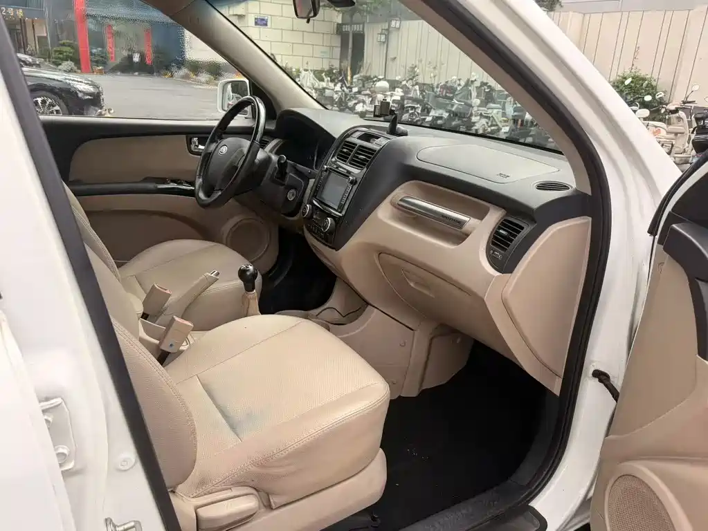 Kia Sportage — миниатюра 14