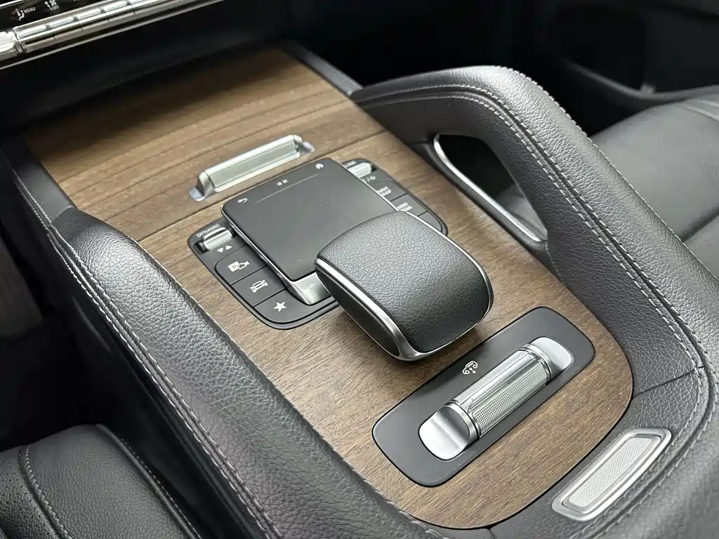 Mercedes-Benz GLS — миниатюра 16