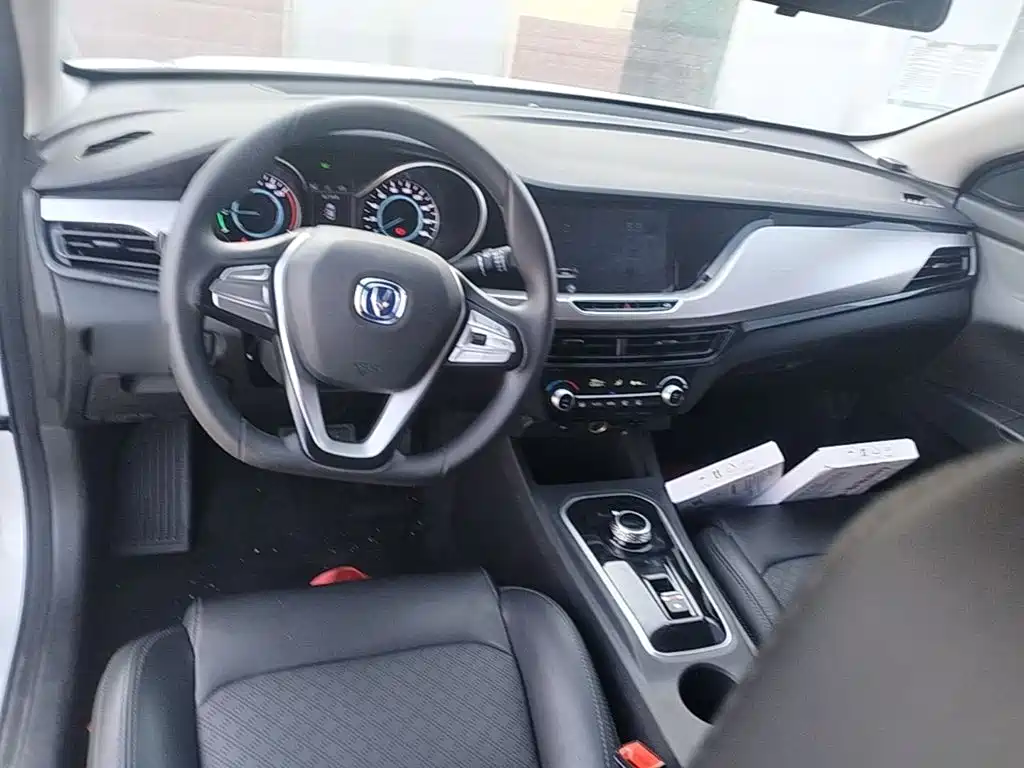 Changan Eado New Energy — миниатюра 10