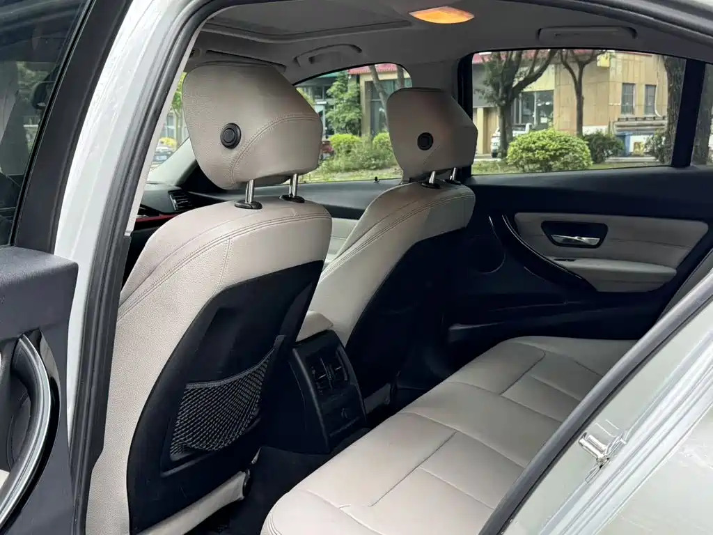 BMW 3 Series — миниатюра 6