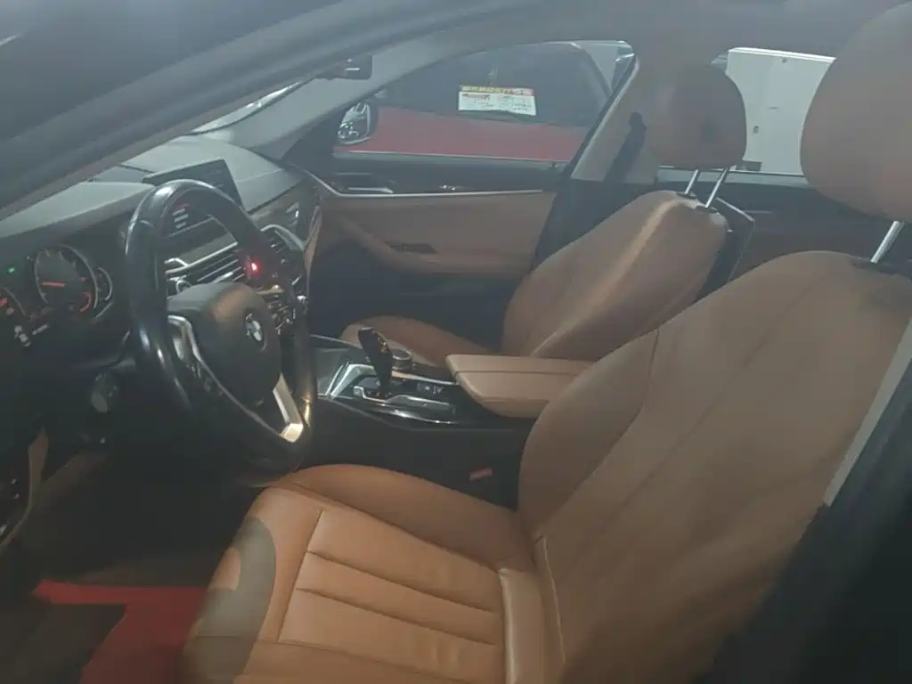 BMW 5 Series — миниатюра 15