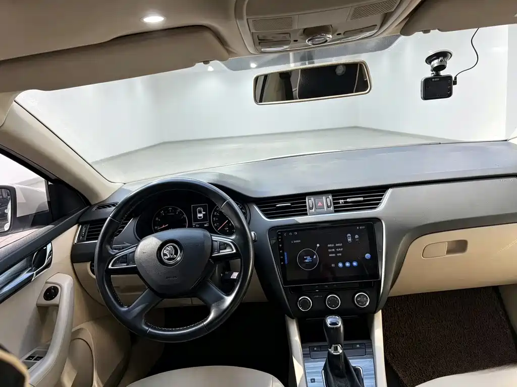 Skoda Octavia — миниатюра 5