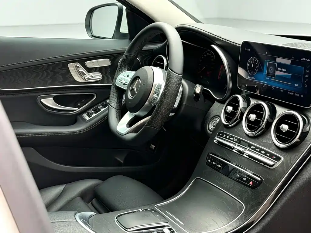 Mercedes-Benz C-Class — миниатюра 7