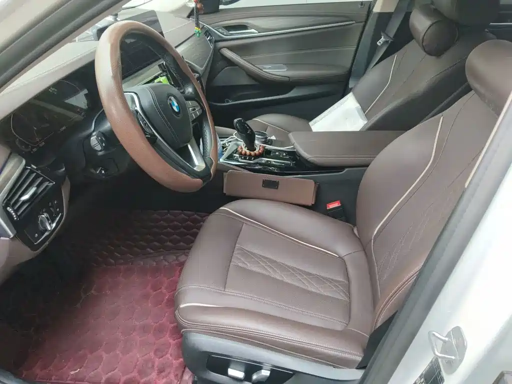 BMW 5 Series — миниатюра 8