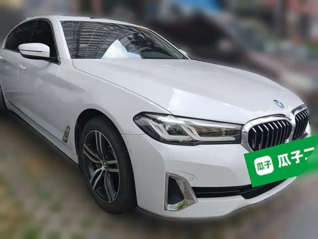 BMW 5 Series — миниатюра 24