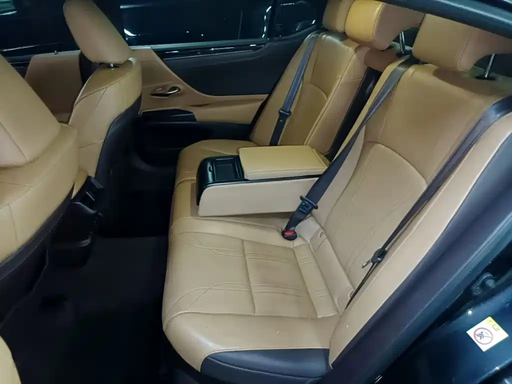 Lexus ES — миниатюра 17