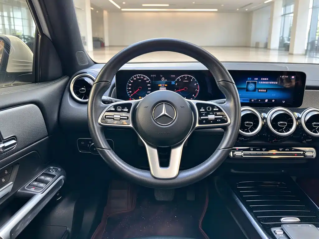Mercedes-Benz GLB — миниатюра 14