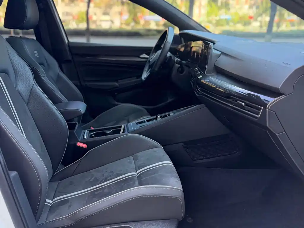 Volkswagen Golf — миниатюра 13