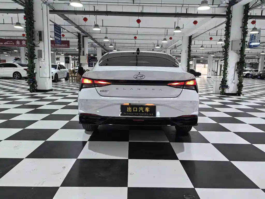 Hyundai Elantra — миниатюра 5