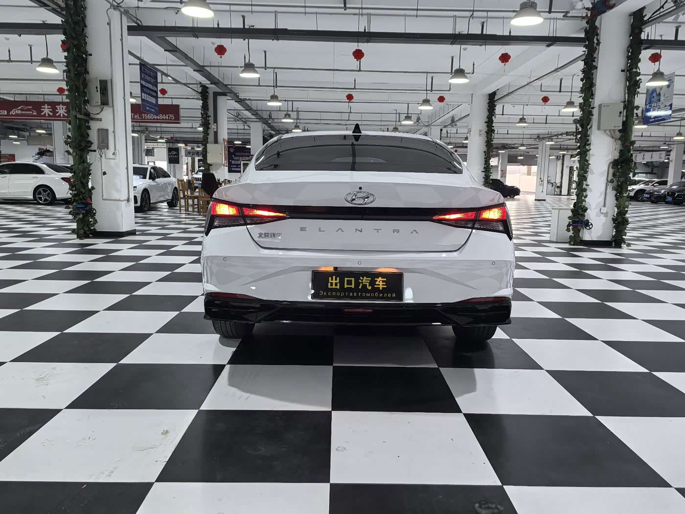Hyundai Elantra 1.5 л 2023 г. Белый, пробег 17300 км