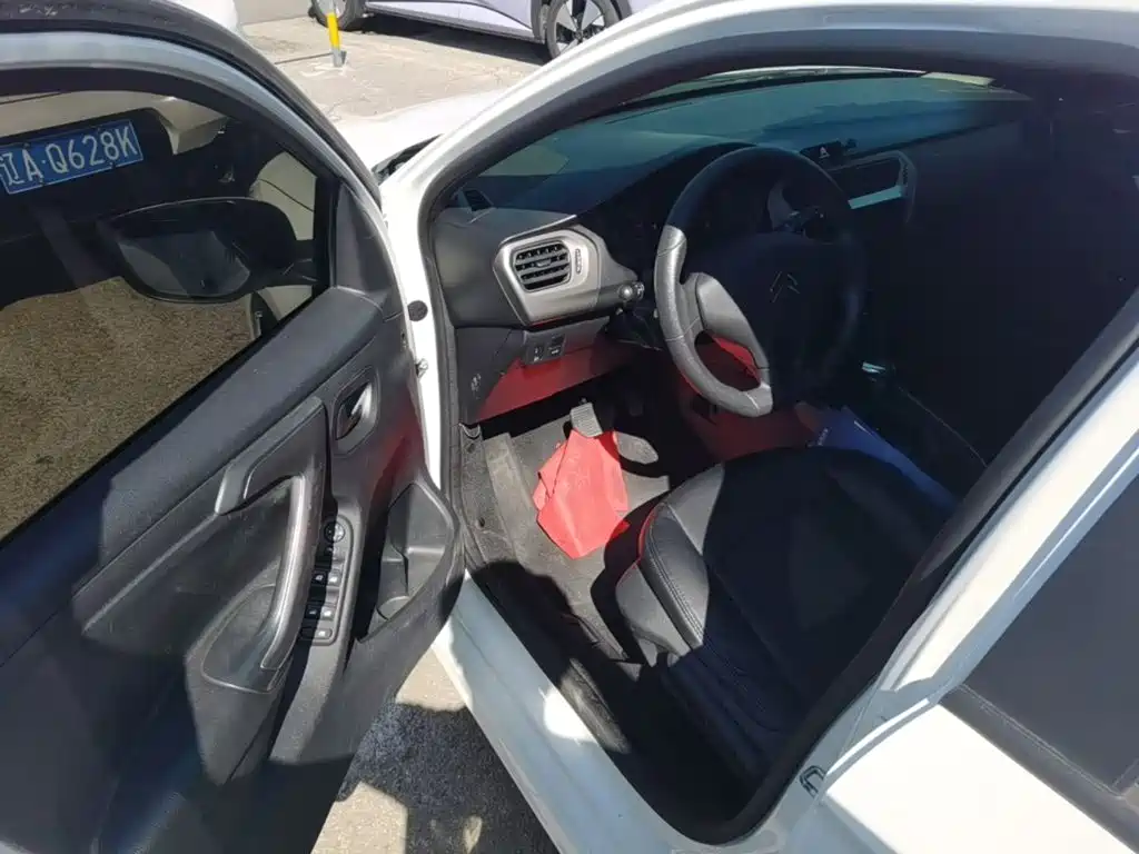 Citroen Elysee — миниатюра 16