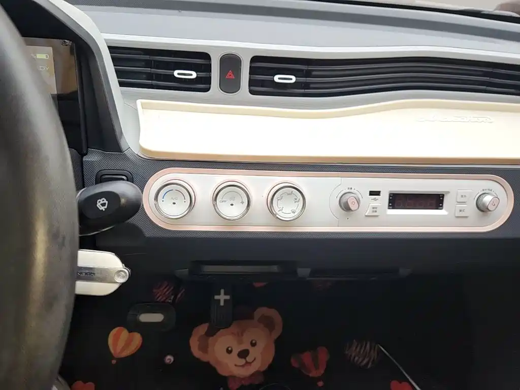 Wuling MINIEV — миниатюра 13
