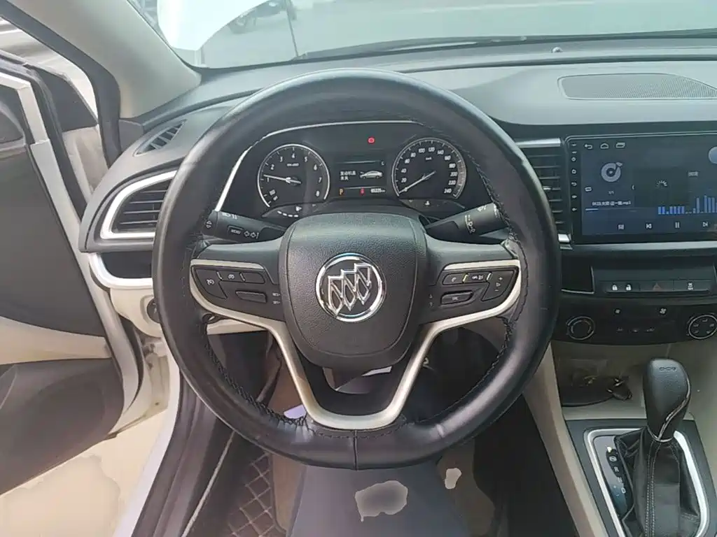 Buick Excelle — миниатюра 11