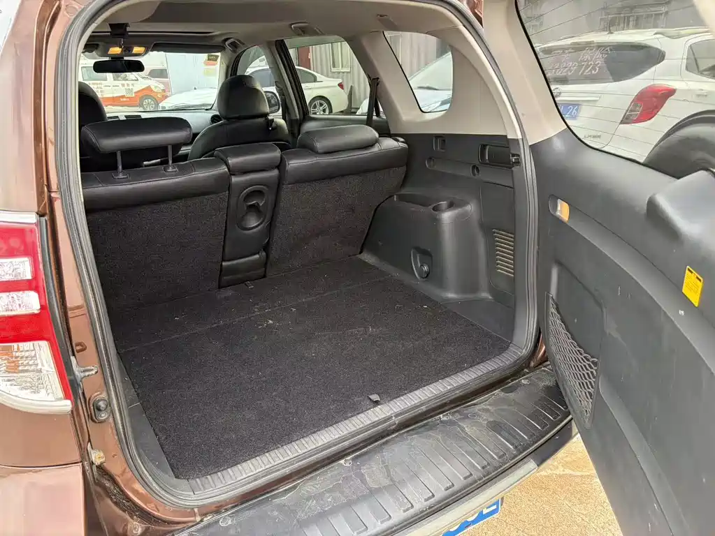 Toyota RAV4 — миниатюра 11