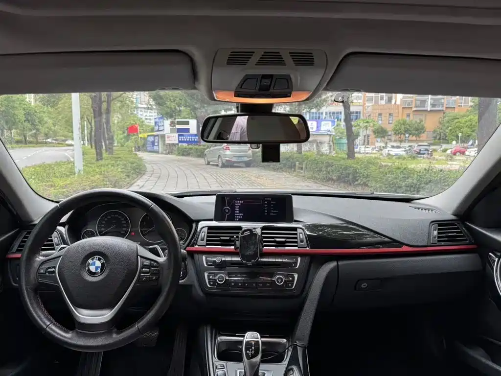 BMW 3 Series — миниатюра 5