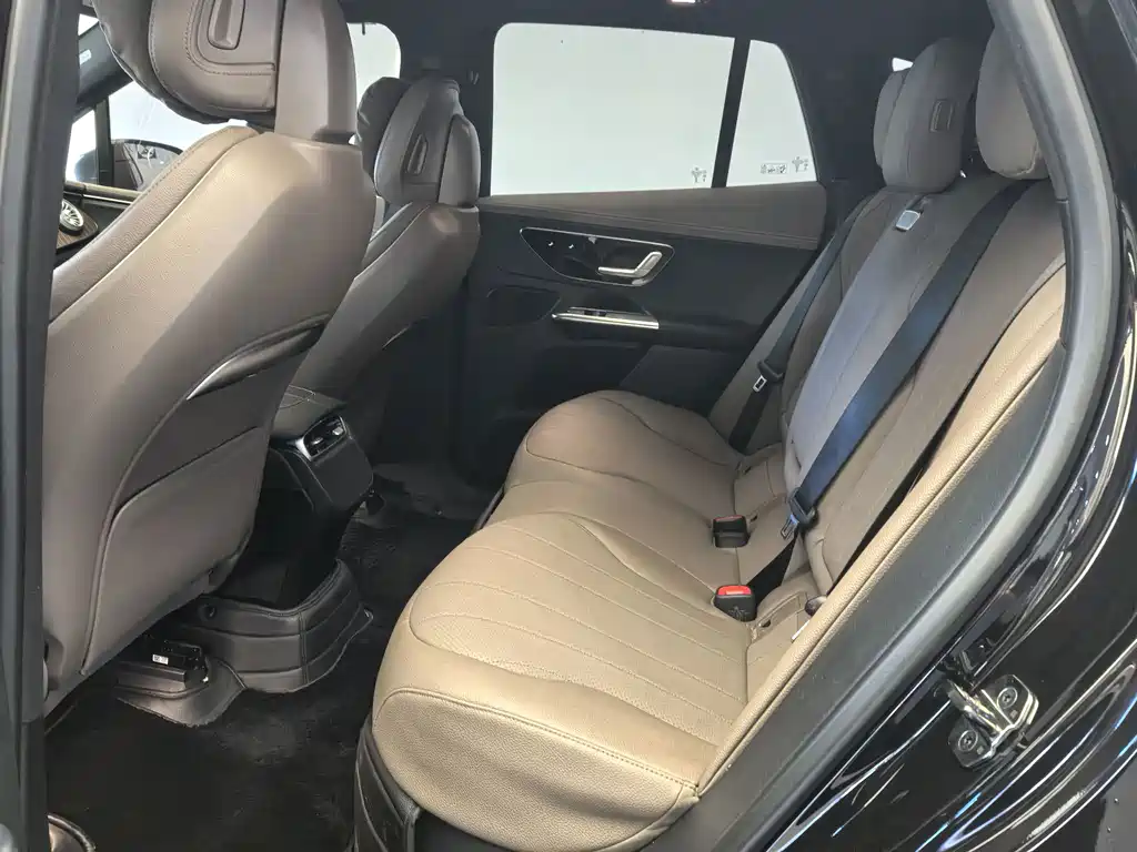 Mercedes-Benz EQE SUV — миниатюра 14