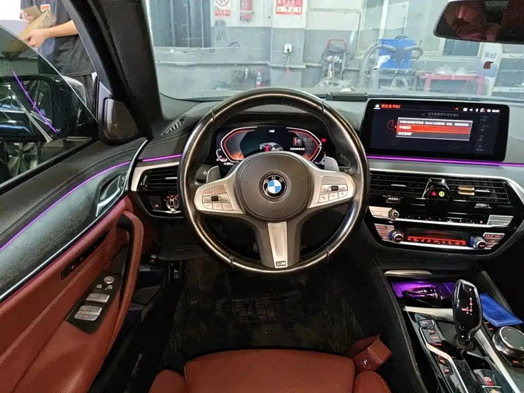 BMW 5 Series — миниатюра 3