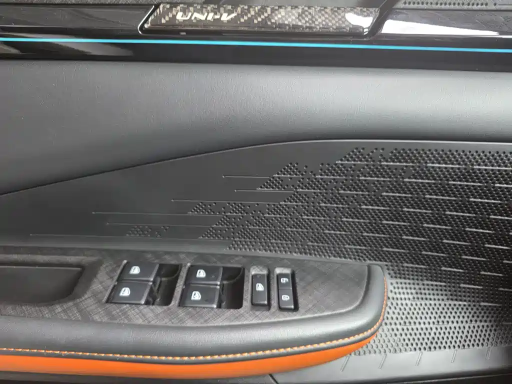 Changan UNI-V — миниатюра 5