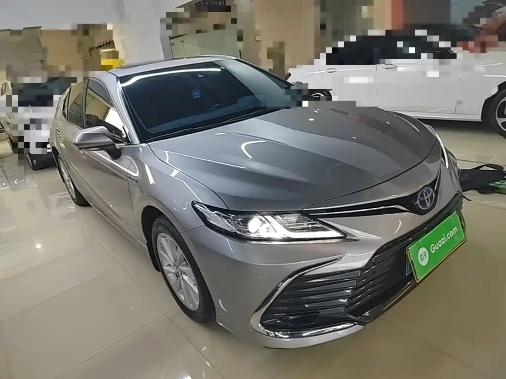 Toyota Camry — миниатюра 4