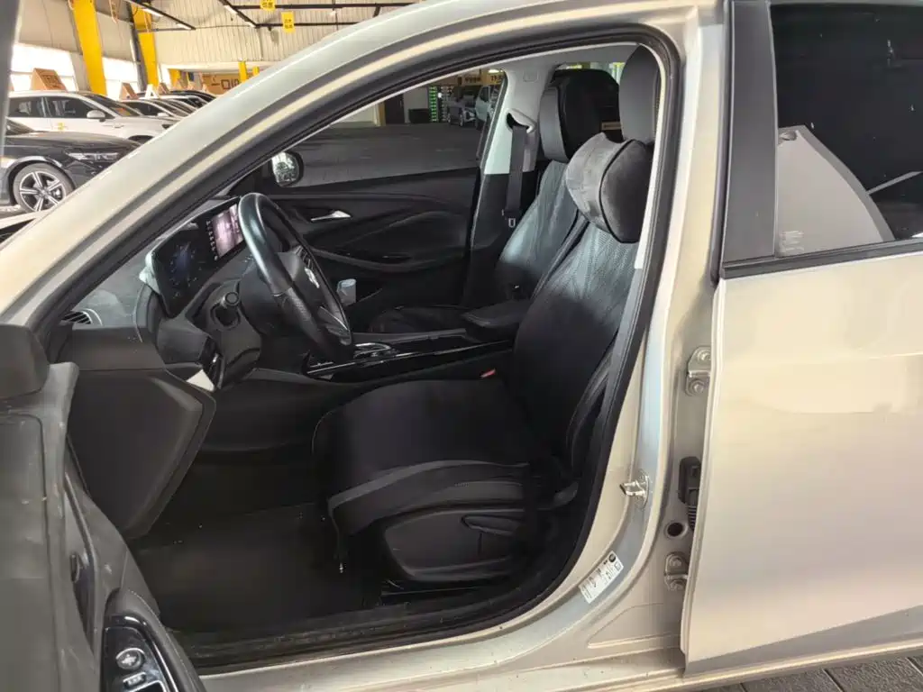 Buick Verano — миниатюра 15
