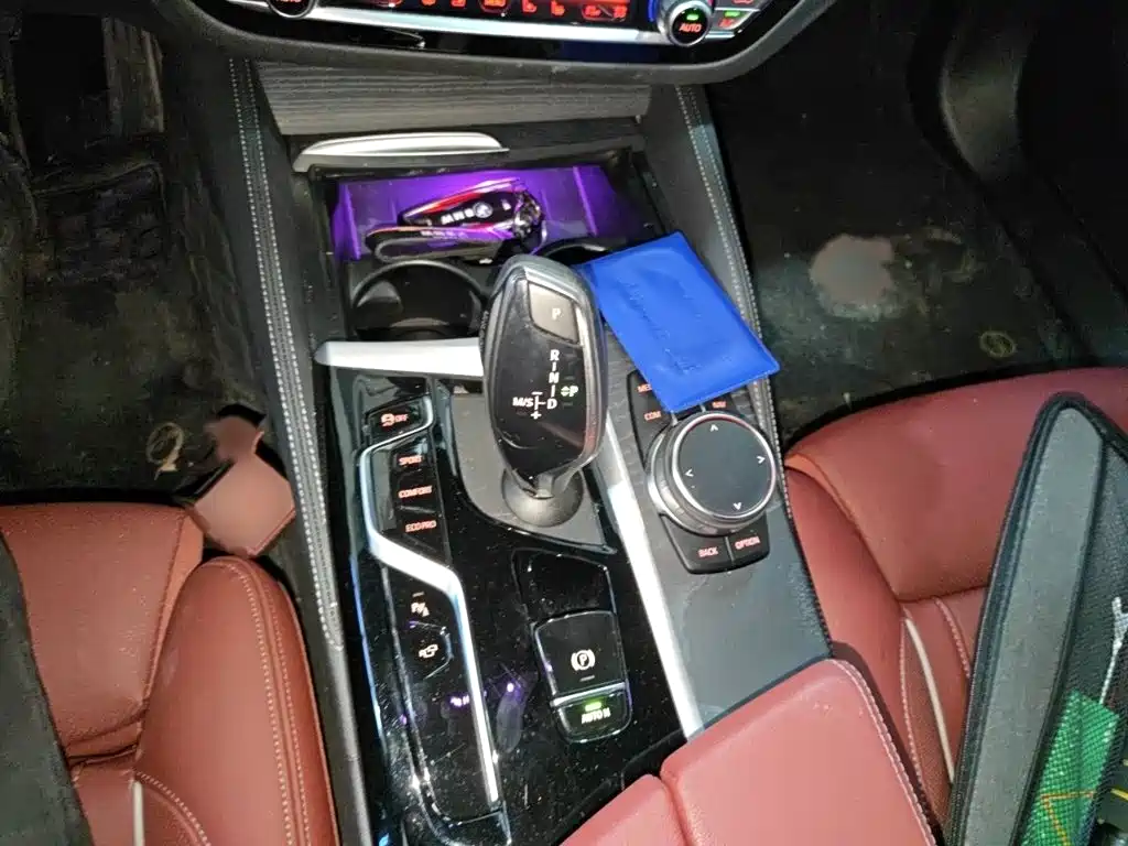 BMW 5 Series — миниатюра 7