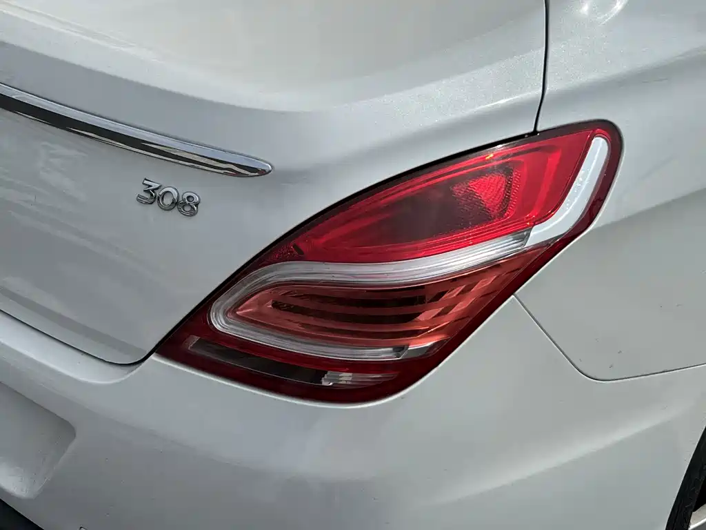 Peugeot 308 — миниатюра 16