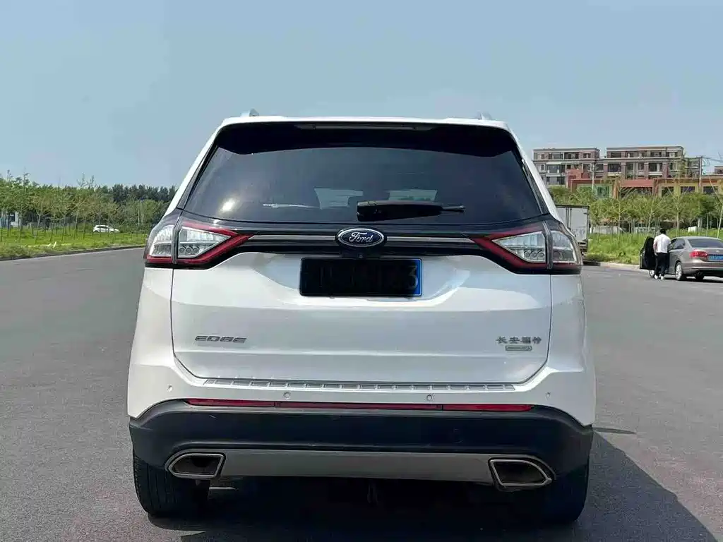 Ford Edge — миниатюра 8
