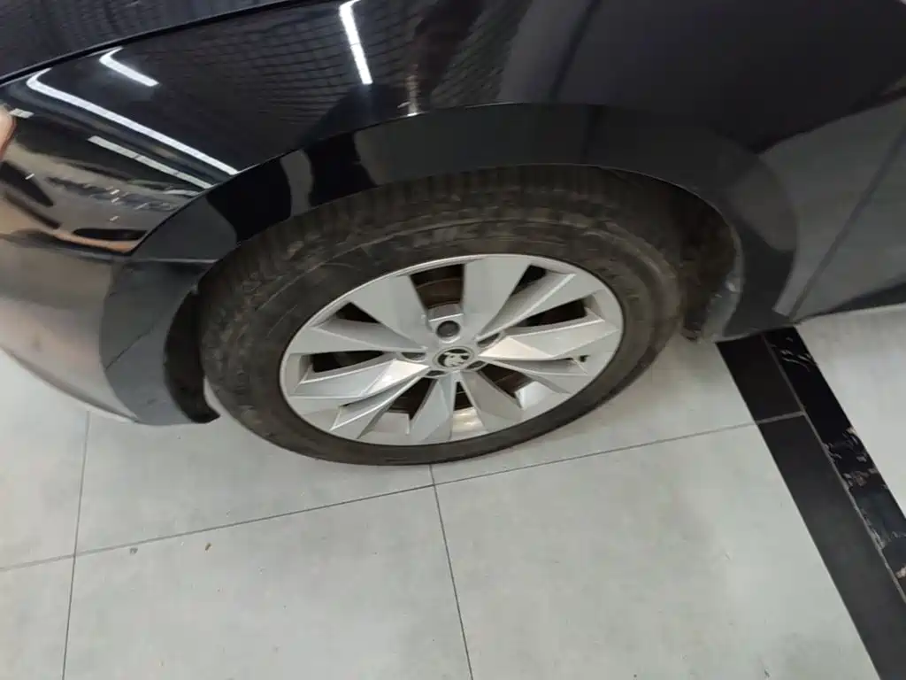 Skoda Superb — миниатюра 23