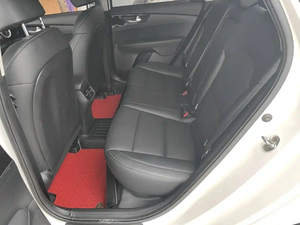 Kia K3 — миниатюра 17