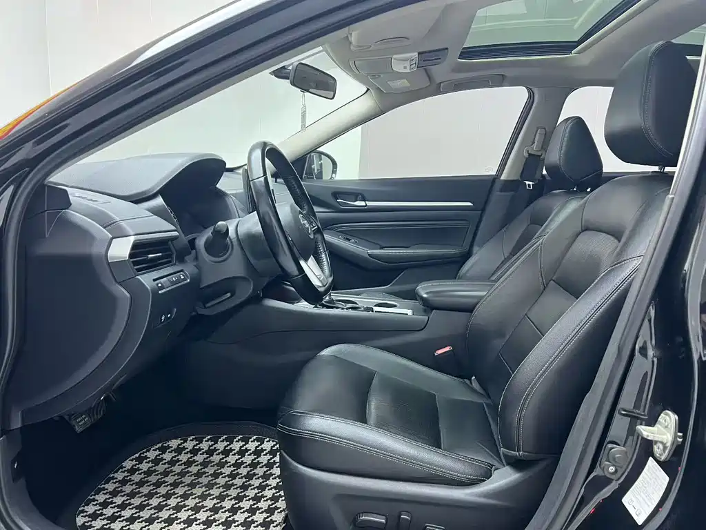 Nissan Teana — миниатюра 7