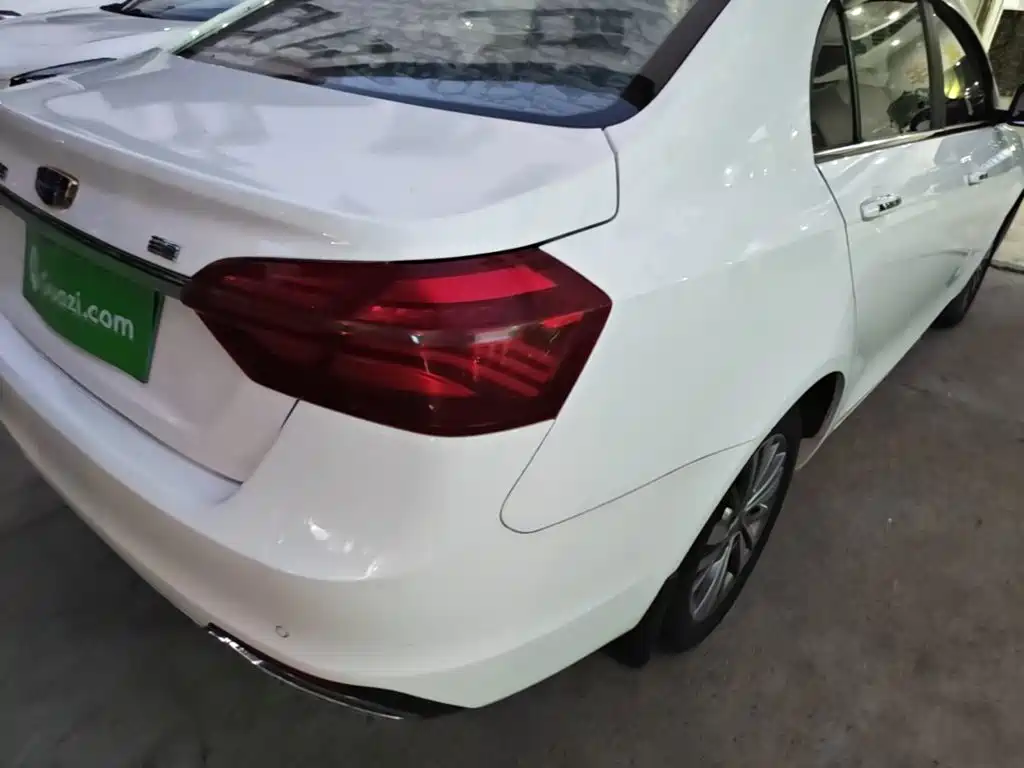 Geely Emgrand — миниатюра 8