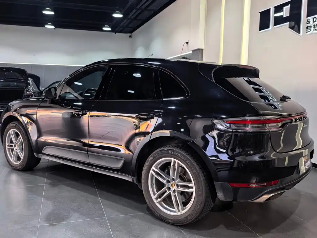 Porsche Macan — миниатюра 5