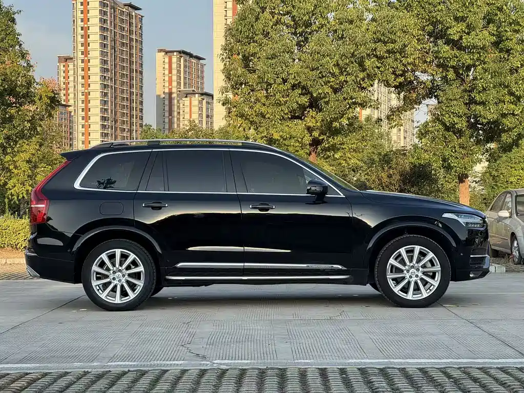 Volvo XC90 — миниатюра 2