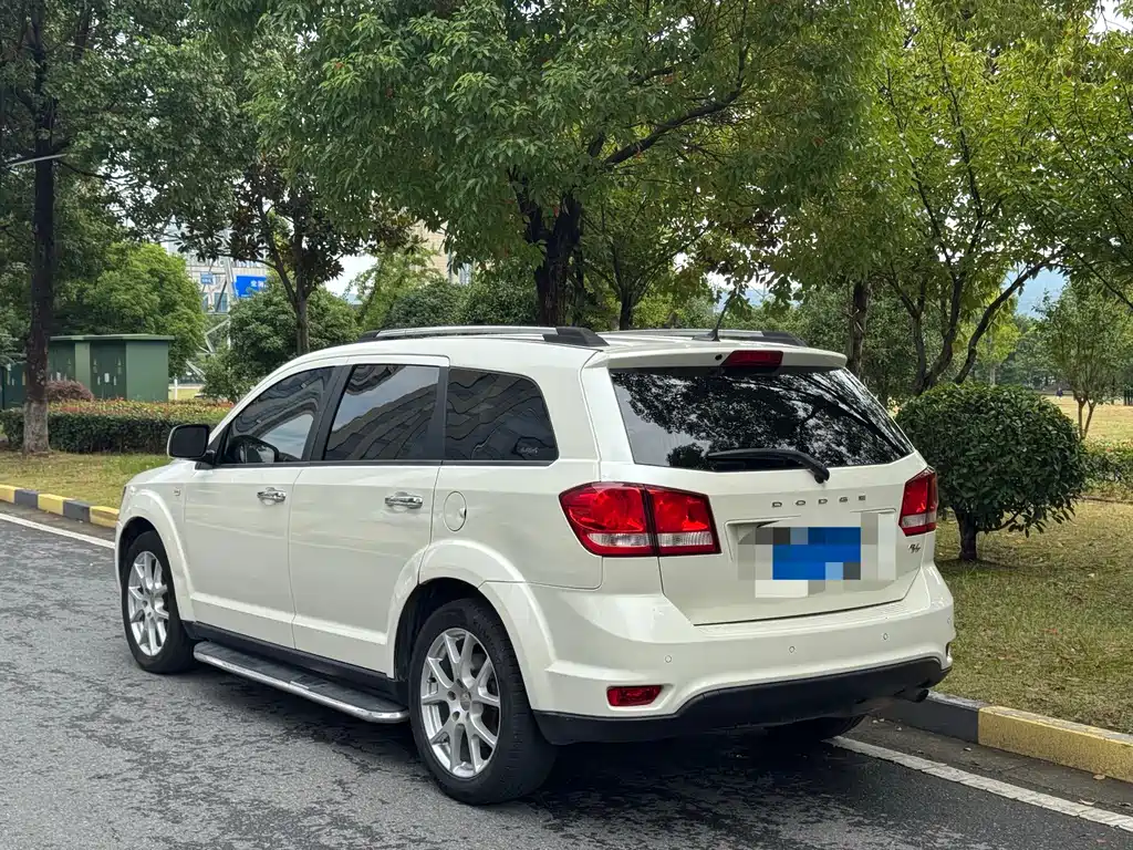 Dodge Journey — миниатюра 4