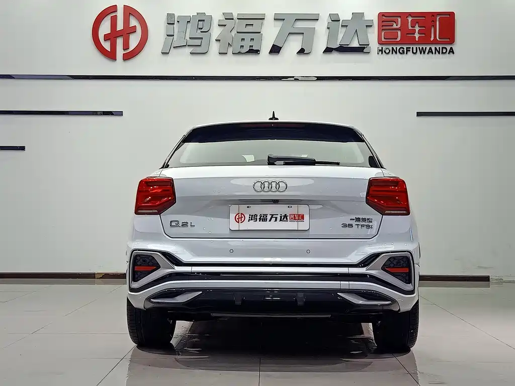 Audi Q2L — миниатюра 5