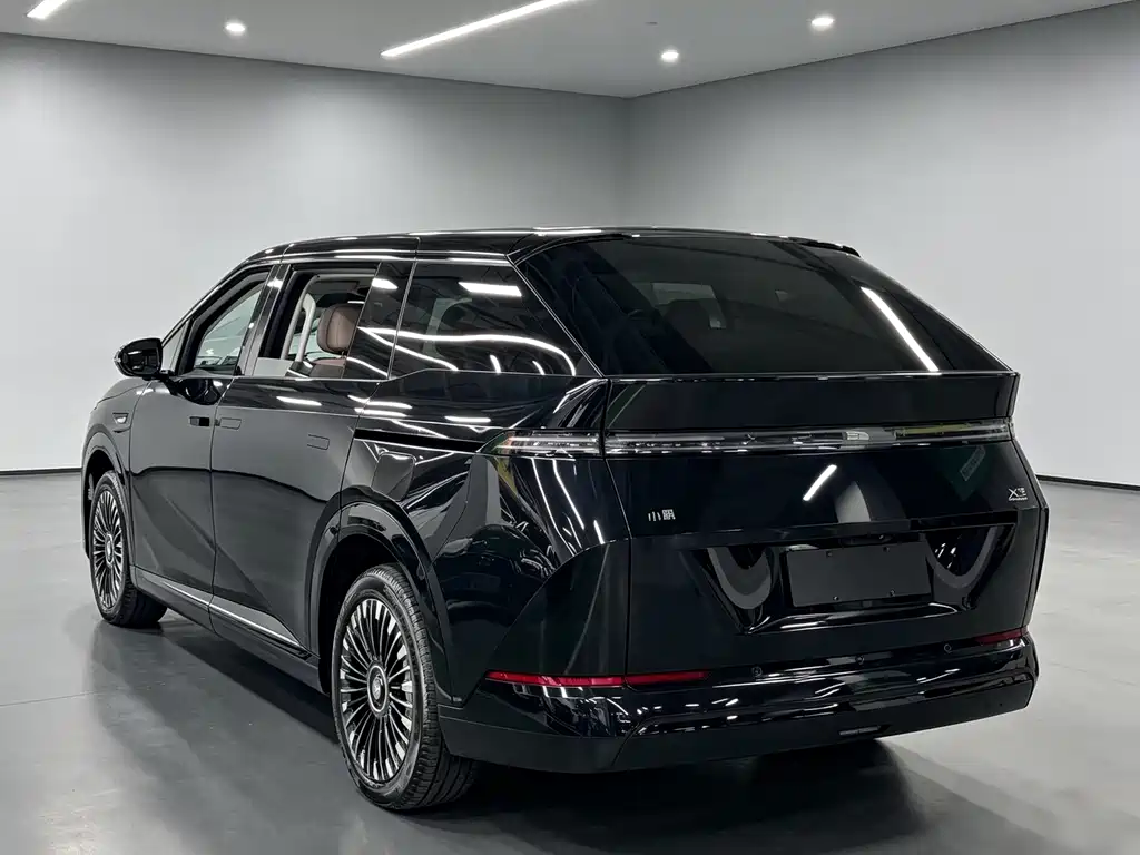 XPeng X9 — миниатюра 10