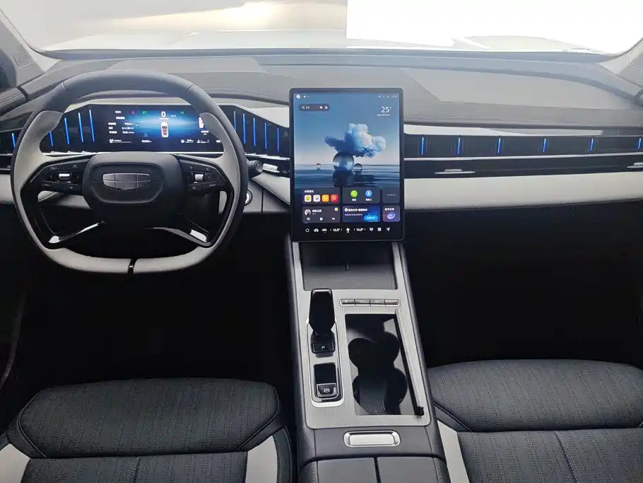 Geely Boyue L — миниатюра 12