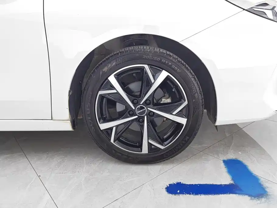 Roewe i5 — миниатюра 6