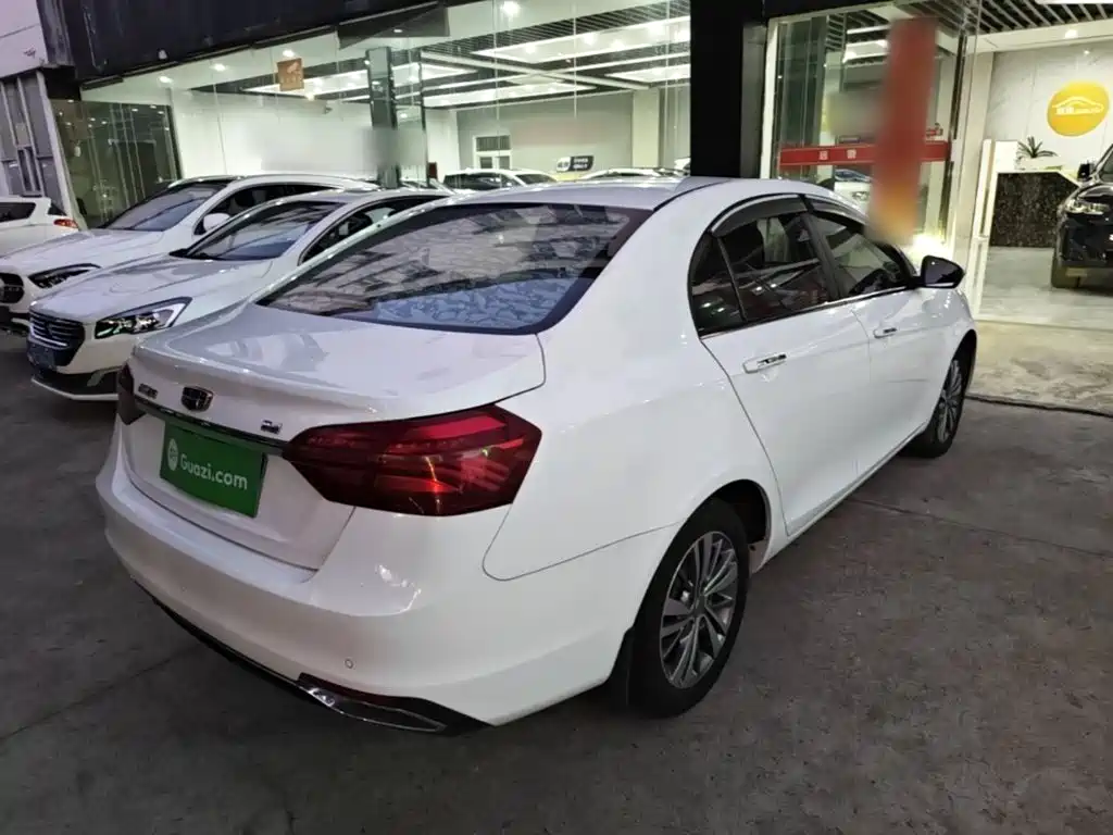 Geely Emgrand — миниатюра 7