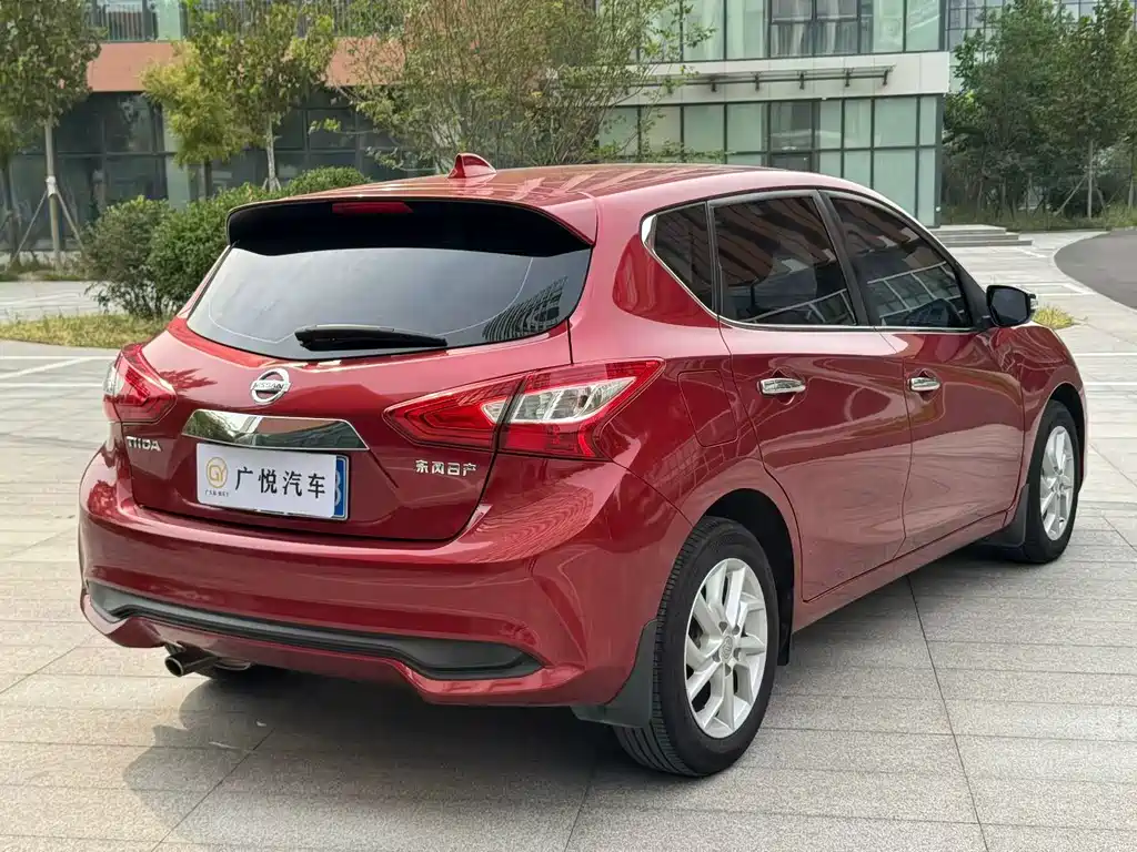 Nissan Tiida — миниатюра 7