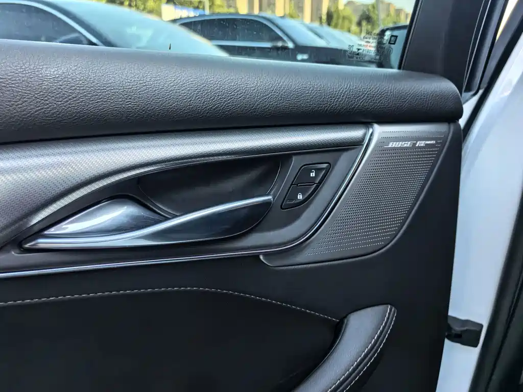 Cadillac CT5 — миниатюра 9