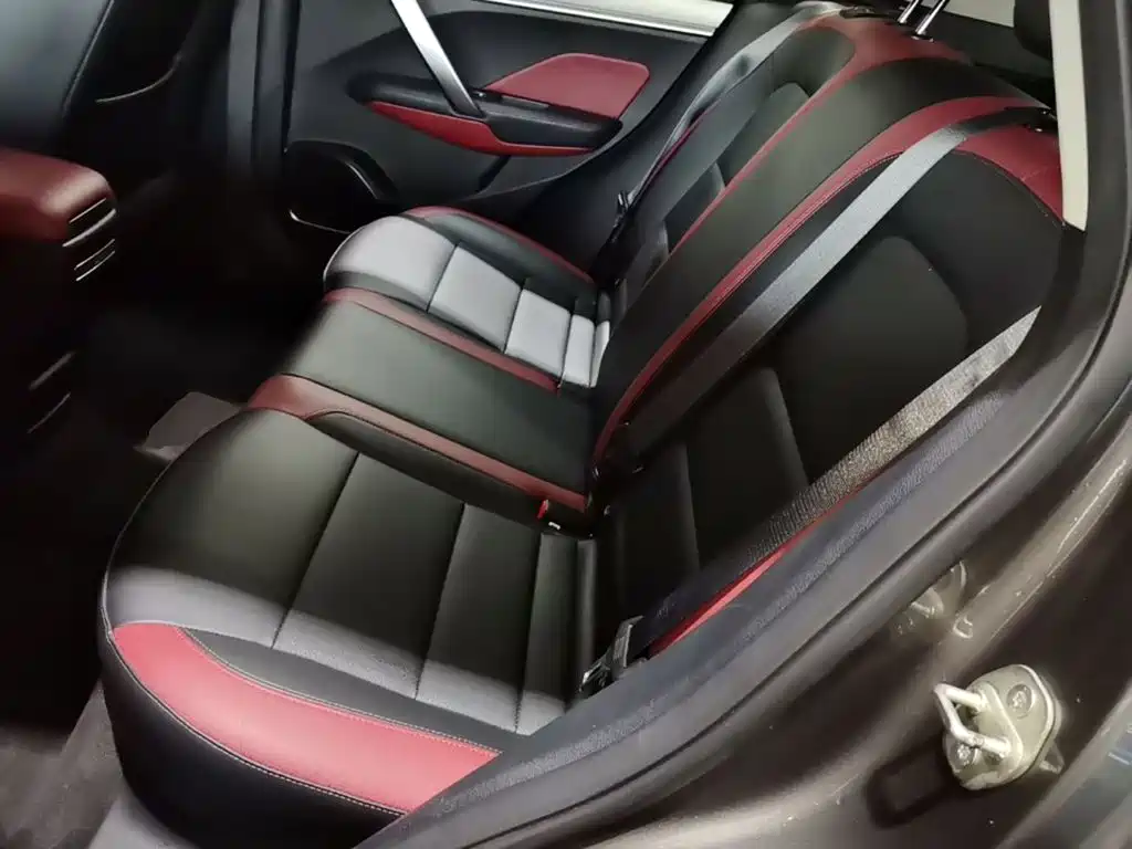 Geely Binyue — миниатюра 17