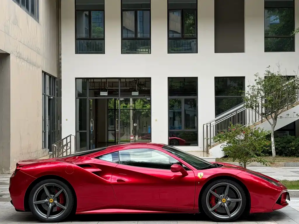 Ferrari 488 — миниатюра 5